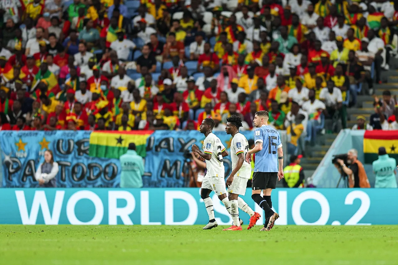 爱游戏官方入口-包含南非杯赛冠军悬念解开，加纳力克喀麦隆登顶舞台的词条