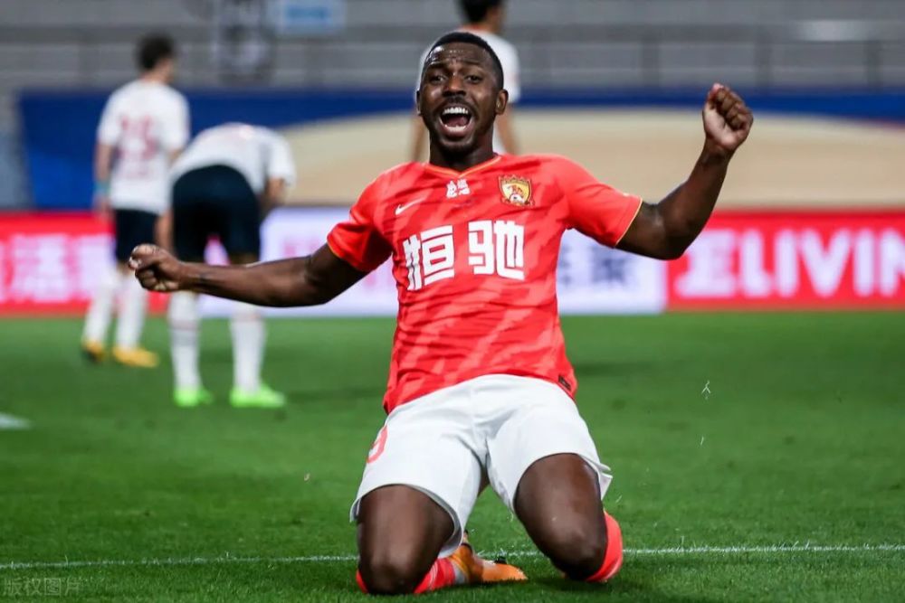 爱游戏体育官网-鲁能全取三分，稳坐积分榜前列