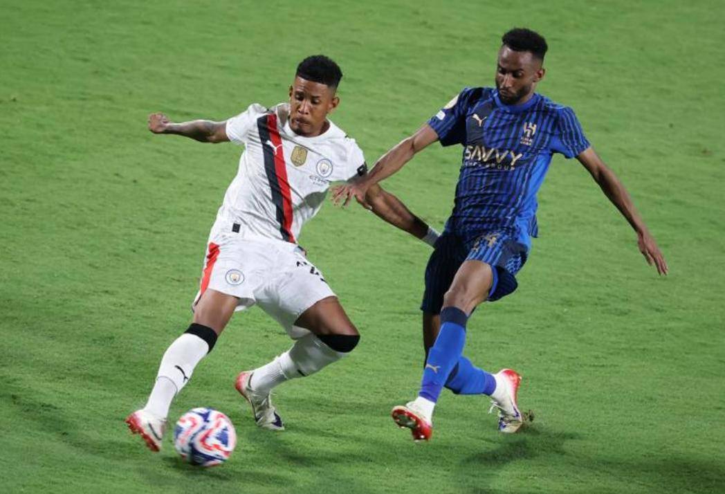 爱游戏登录入口-曼城惊险晋级，演绎逆袭传奇