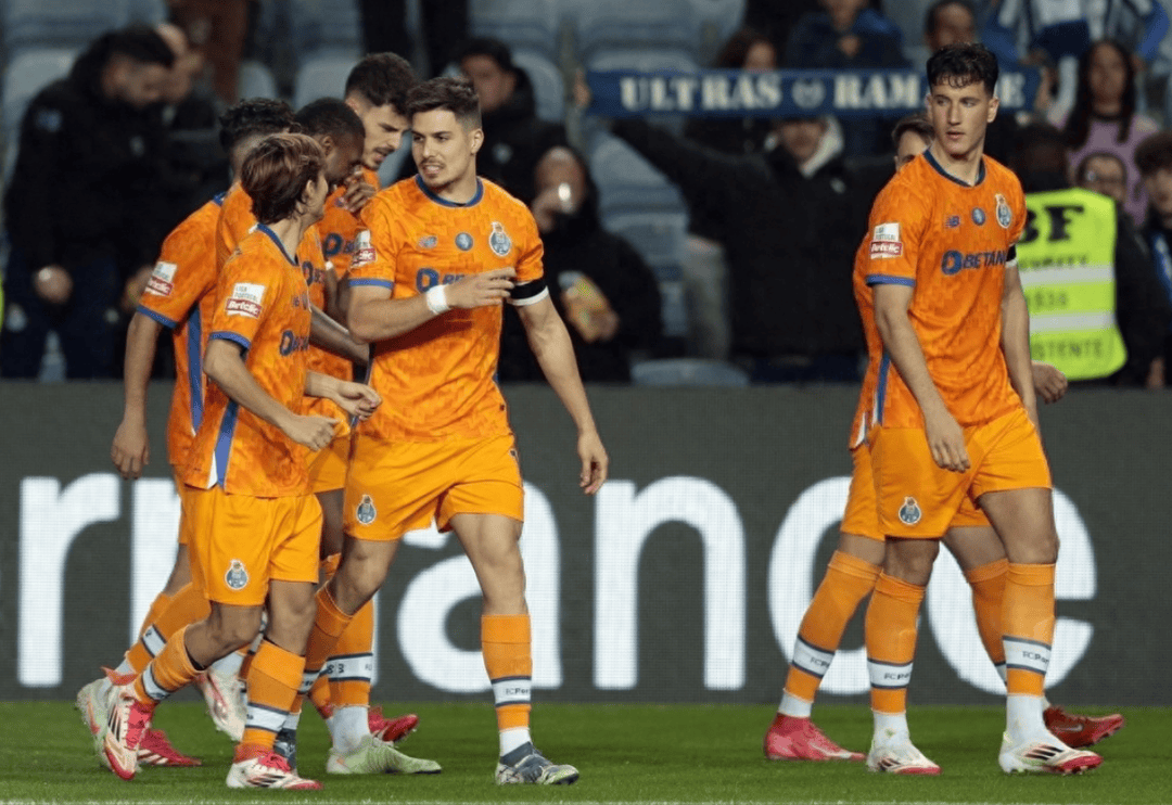 爱游戏官网网页版入口-关于葡超风云再起：波尔图逐渐找回状态的信息