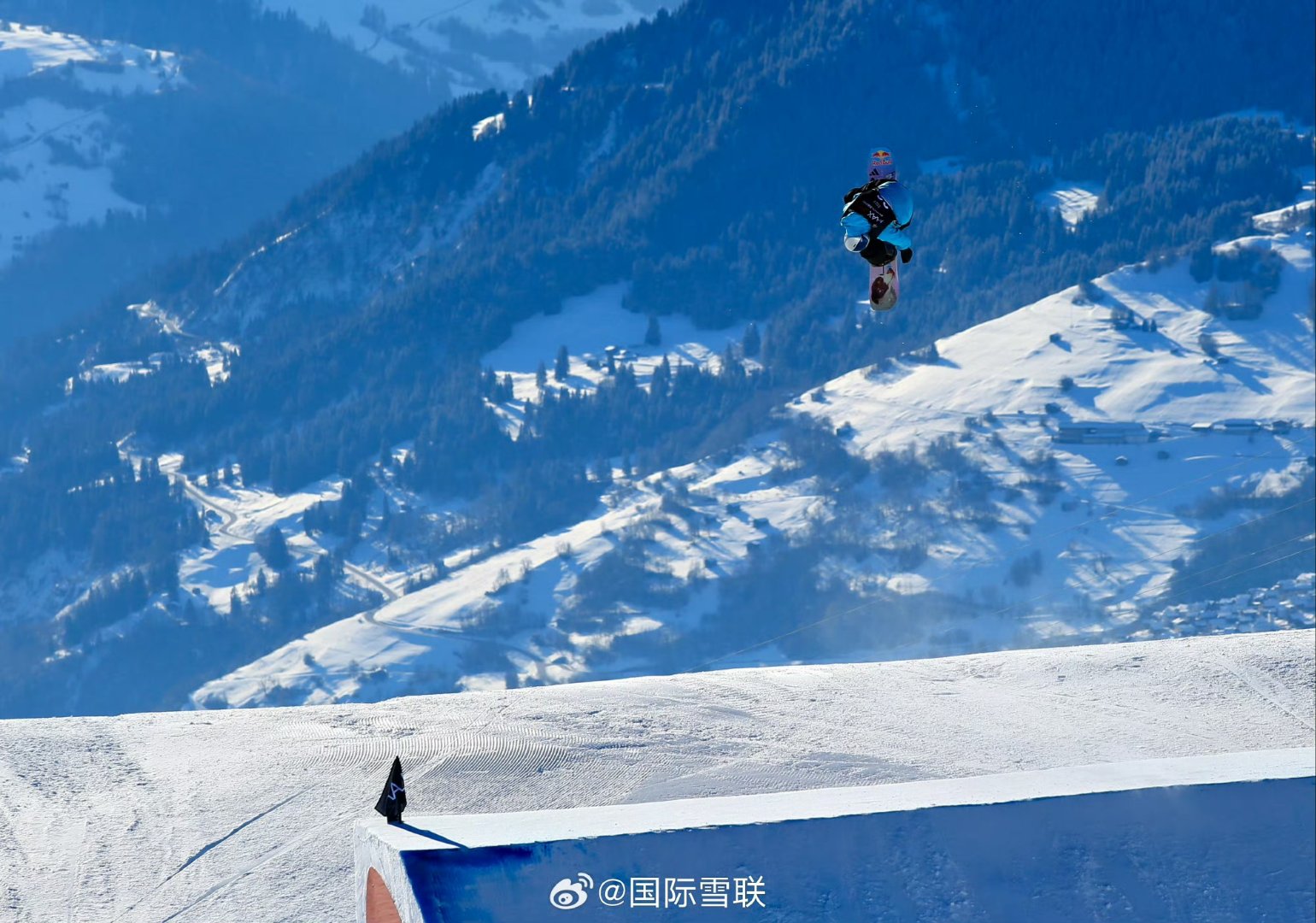 爱游戏官网-斯洛文尼亚滑雪选手战胜强敌，夺得胜利的简单介绍