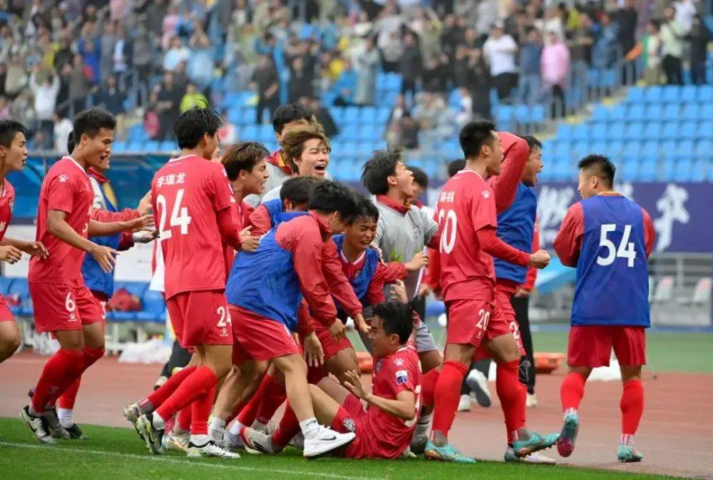 双雄对决预定，胜出者将占据榜首的简单介绍