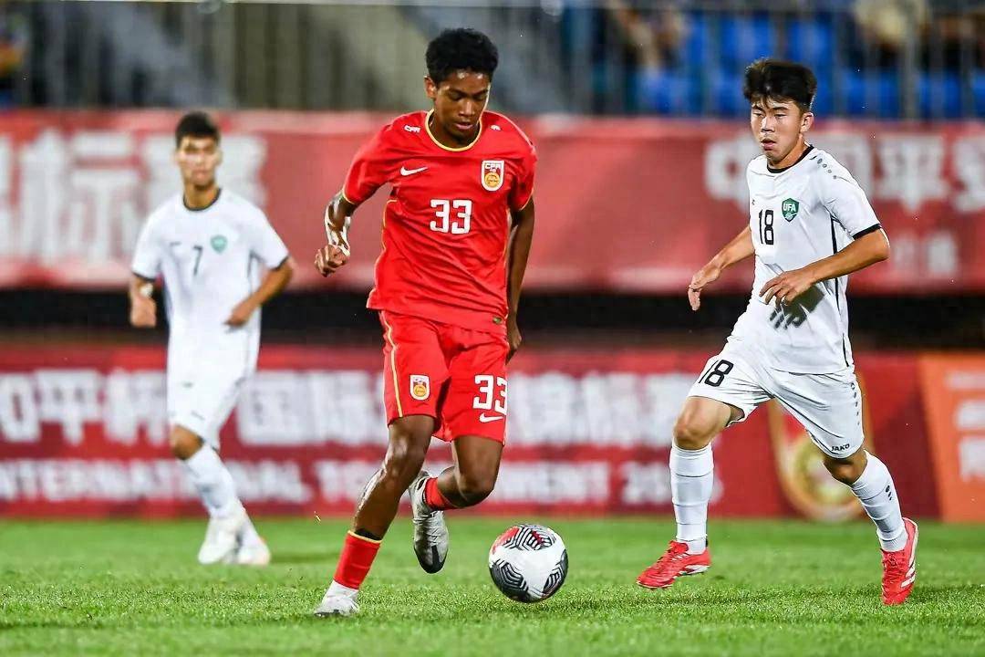 爱游戏app下载-新晋球星突出表现，为球队挽回颜面的简单介绍