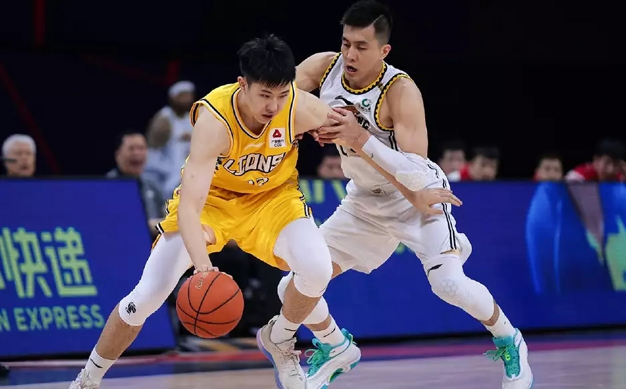 爱游戏官网-天津男篮战胜海南队，成功晋级半决赛