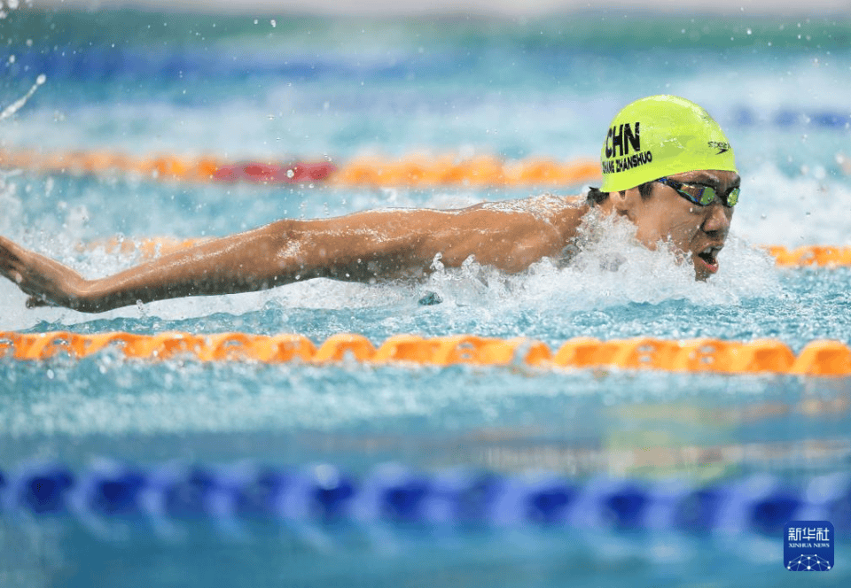 爱游戏app下载-游泳男子200米蝶泳中国选手斩获银牌，实现突破的简单介绍