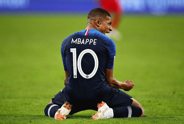 关于法国比险胜芬兰,取得重要三分的信息 关于法国比险胜芬兰,取得重要三分的信息